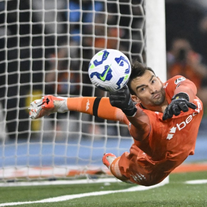 Vasco supera Botafogo nos pênaltis e avança na Copa do Brasil