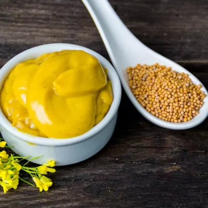 Mostarda: descubra como esse condimento pode transformar suas receitas