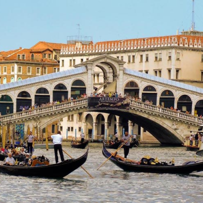 Turista romeno é preso por engano e vive pesadelo em presídio na Itália