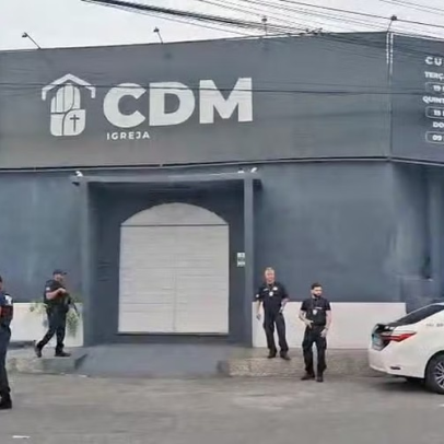 Operação desmantela call center que lucrava com promessas de orações em Niterói