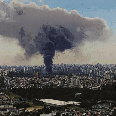 Bombeiros continuam combate a incêndio que devastou área no bairro da Lapa