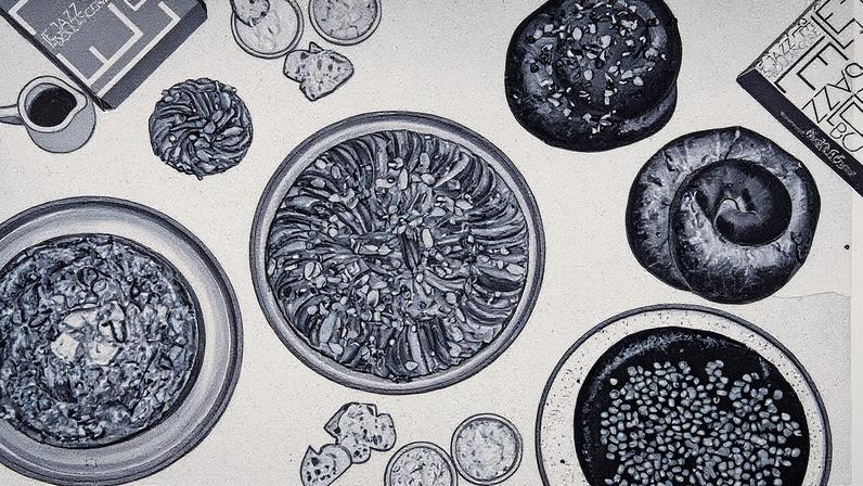 Pratos comemorativos do Ano-Novo judeu expostos na Le Jazz Boulangerie (Foto: Reprodução)