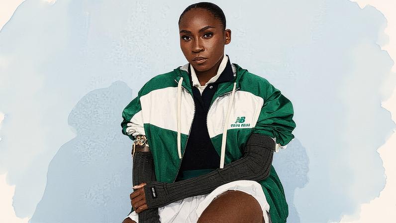 Tenista Coco Gauff apresenta colaboração com Miu Miu e New Balance (Foto: Reprodução)