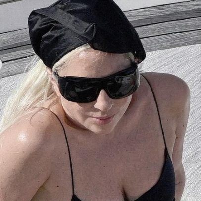 Gaga aproveita dia de sol em iate com noivo em Miami