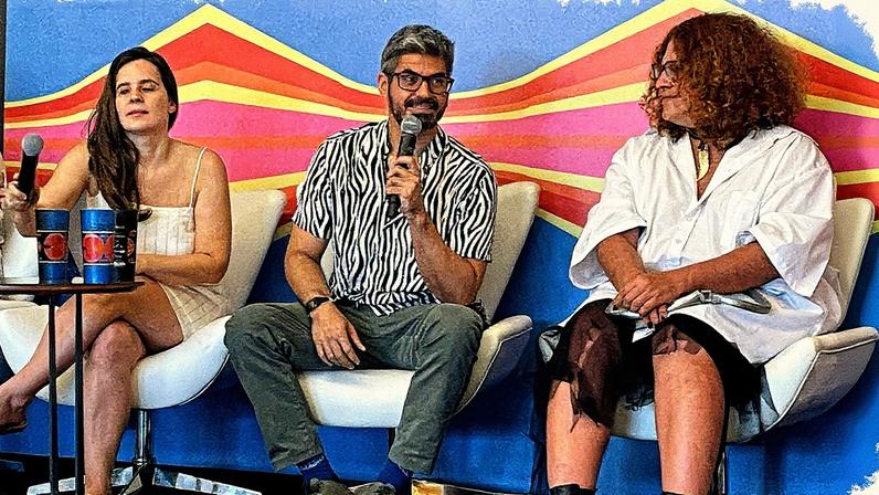 Produtora, diretor e atriz posam juntos para foto de divulgação do filme "Morte e vida Madalena" (Foto: Reprodução)