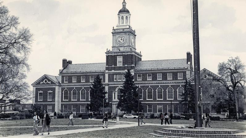 Plano do governo Trump propõe desvio de recursos de programas educacionais para faculdades e universidades historicamente negras (Foto: Reprodução)