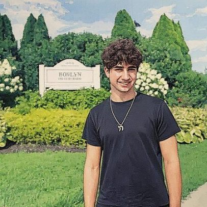 Jovem de 18 anos cria aplicativo de IA que fatura R$ 7 milhões por mês