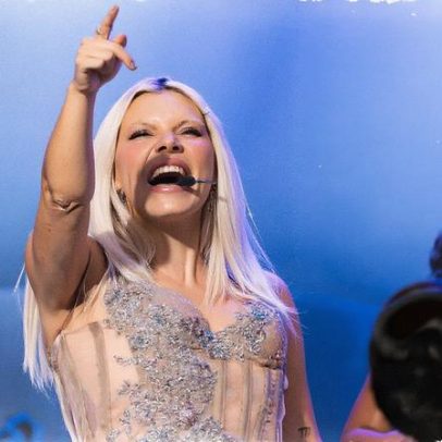 Duda Beat elogia Renato Góes após participação especial em seu show no The Town