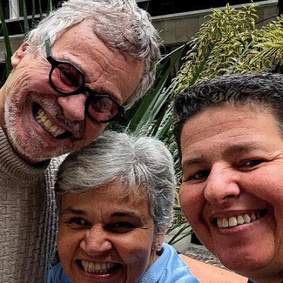 Claudia Rodrigues e noiva celebram encontro com Carlinhos de Jesus em feijoada