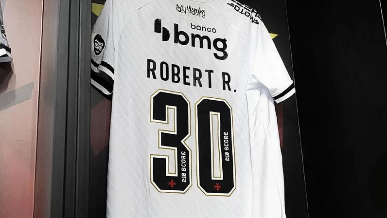 Camisa de Robert Renan no vestiário do Vasco (Foto: Reprodução)