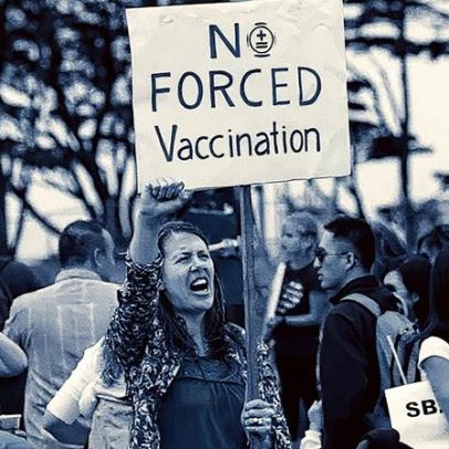 Movimento antivacina repete argumentos históricos e desafia a ciência globalmente