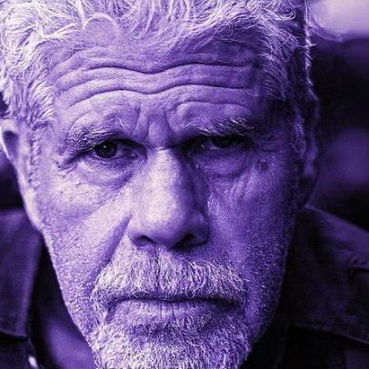 Ron Perlman afirma que atores não escolhem papéis como estrelas de Hollywood