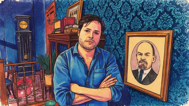 Diretor Milo Rau após o ensaio geral da peça 'Lenin' no Schaubühne de Berlim (Foto: Reprodução)