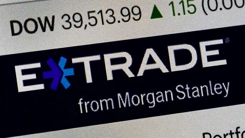 Logotipo da E-Trade exibido no site da plataforma de negociação online em Chicago, Illinois (Foto: Reprodução)