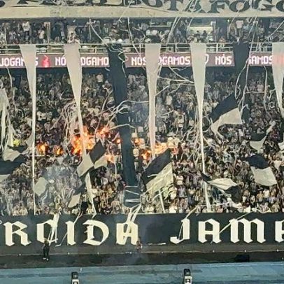 Mosaico do Botafogo é consumido pelas chamas em incidente no estádio