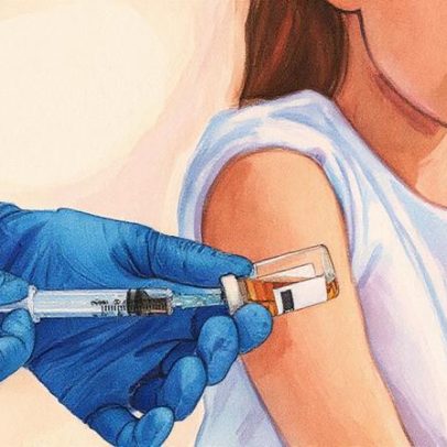 Pais brasileiros apoiam vacinação de crianças nas escolas, revela pesquisa