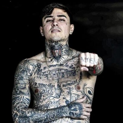 Erick Pulgar revela superação de dificuldades e transforma tatuagens em terapia