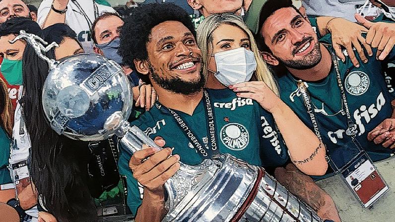 Luiz Adriano comemora o título da Conmebol Libertadores pelo Palmeiras (Foto: Reprodução)