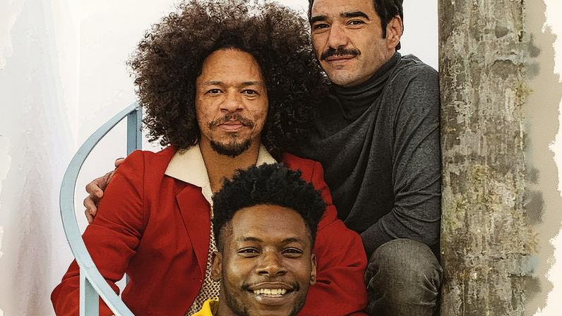 Caio Blat, Lucas Oranmian e Breno Ferreira posam para a foto (Foto: Reprodução)