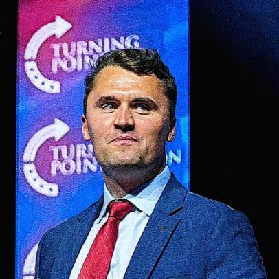 Morte de Kirk provoca caça a críticos, com Nikolas Ferreira liderando campanha nacional