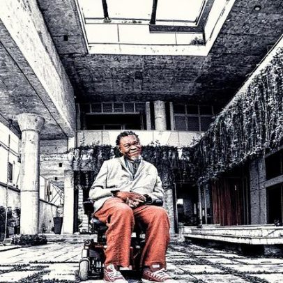 Simpósio de Lagos explora arquivos africanos com liderança de Yinka Shonibare