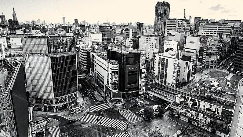 Pessoas atravessam a rua em Shibuya, Tóquio (Foto: Reprodução)