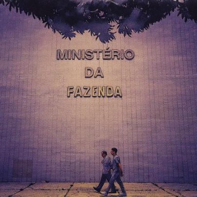 Incertezas sobre dívida pública podem aumentar taxa de juros neutra, alerta BC