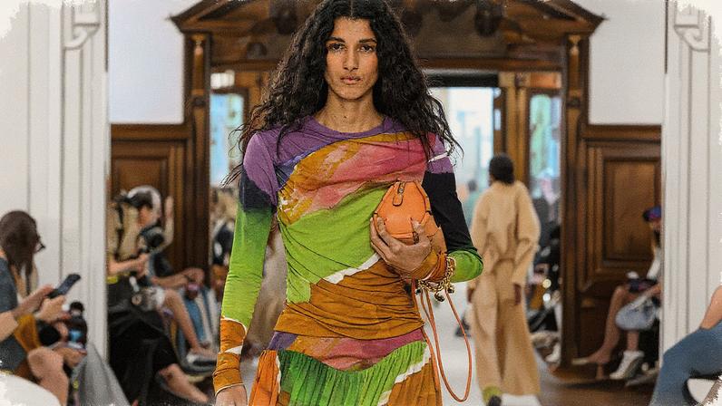 Look da coleção Primavera/Verão 2026 de Ulla Johnson apresentado no Cooper Hewitt (Foto: Reprodução)