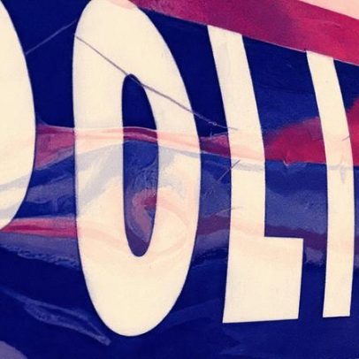 Polícia francesa abate homem armado com facão próximo a escola em incidente tenso