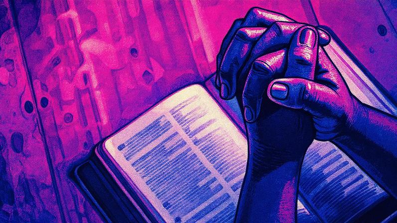 Cristão ora diante da Bíblia (Foto: Reprodução)