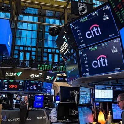 Opções otimistas impulsionam recuperação de gigante bancário em transformação