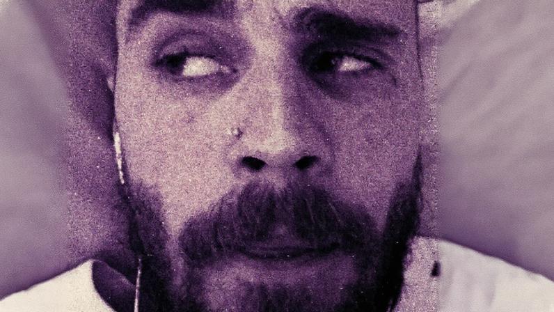 Justin Bieber exibe o crescimento de sua barba em uma foto (Foto: Reprodução)