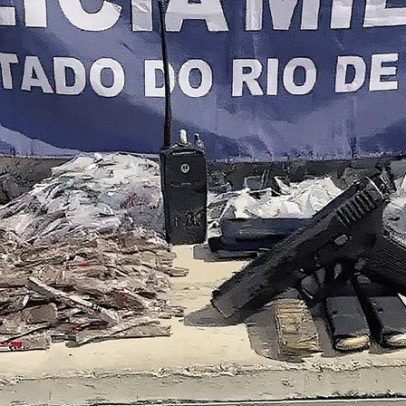 Dois policiais são feridos por explosivos em barricada na Ilha do Governador