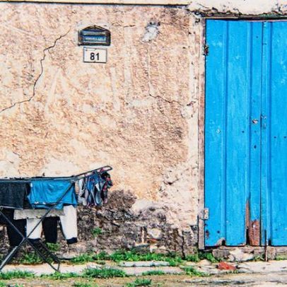 Exposição revela o cotidiano de Paraty além do turismo convencional