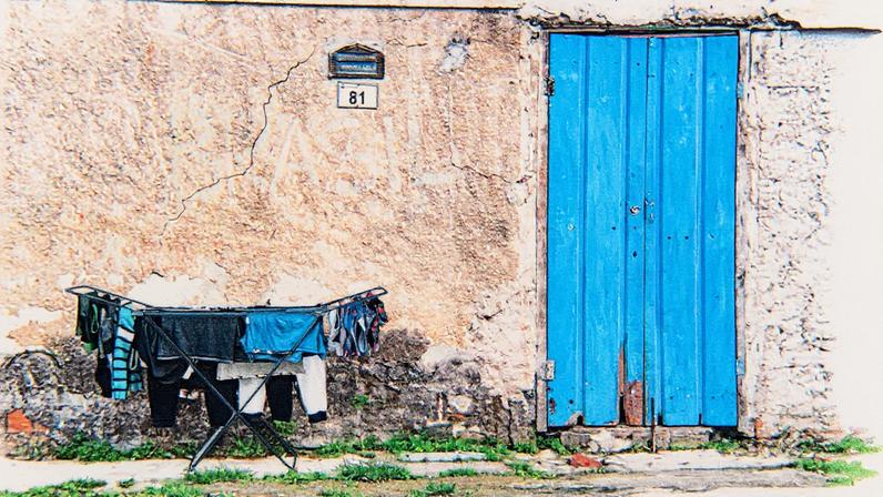 Obra 'A rua é onde a cidade se manifesta', de StahPunk, exposta em Paraty (Foto: Reprodução)
