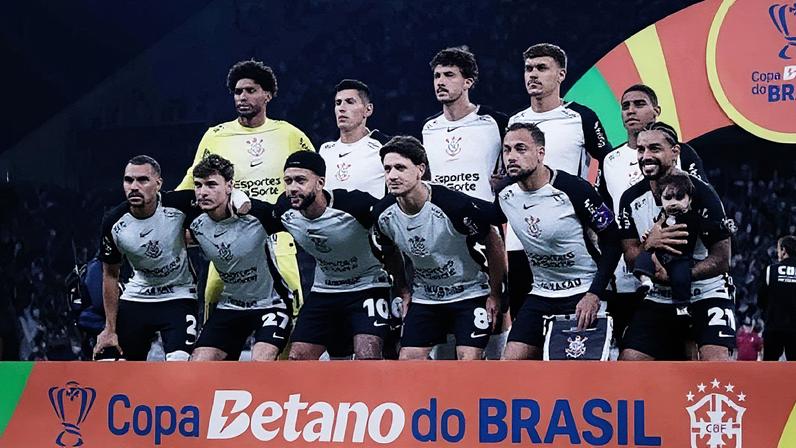 Jogadores do Corinthians em campo na Neo Química Arena durante partida da Copa do Brasil (Foto: Reprodução)