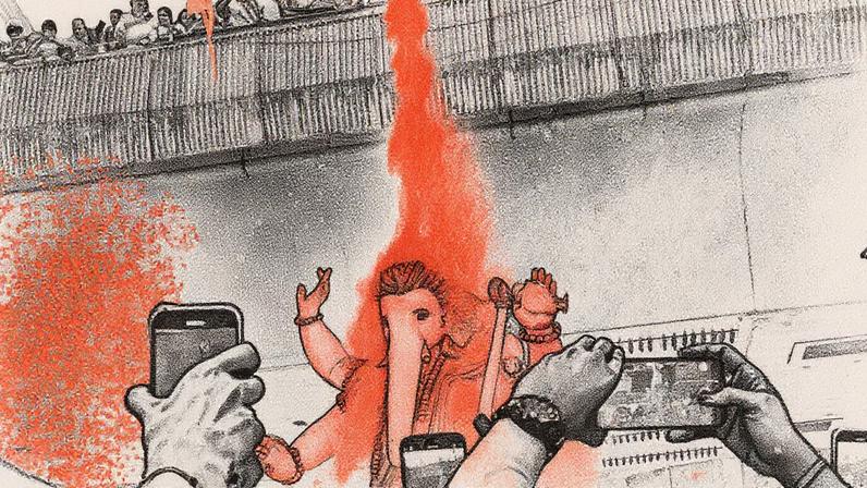 Ídolo do deus hindu Ganesha é levado para imersão no último dia do festival Ganesh Chaturthi em Mumbai, Índia (Foto: Reprodução)