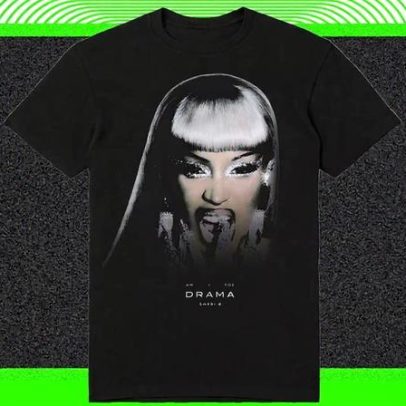 Cardi B lança camiseta em comemoração ao álbum 'Am I the Drama?' em promoção