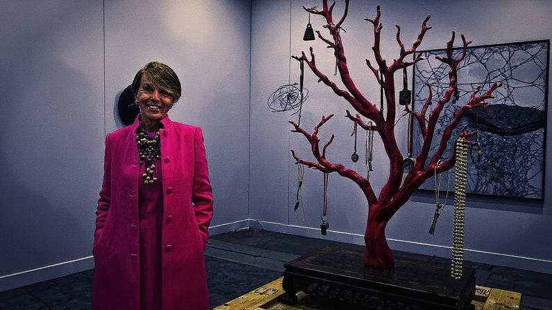 Patrizia Sandretto Re Rebaudengo em um ambiente interno (Foto: Reprodução)