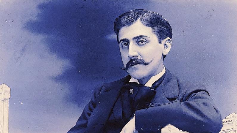 Escritor francês Marcel Proust em uma fotografia (Foto: Reprodução)