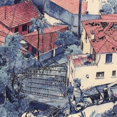 Chuva forte causa desabamentos e destruição em mansões na cidade