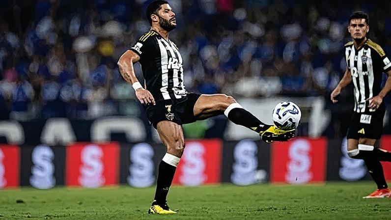 Hulk em campo durante a partida entre Cruzeiro e Atlético-MG (Foto: Reprodução)
