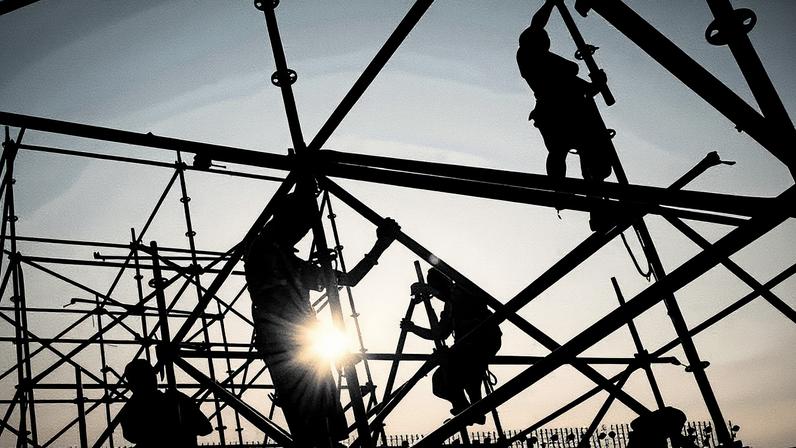 Azevedo & Travassos, fundada em 1922, iniciou a negociação de ações na bolsa nos anos 1980, após se tornar uma sociedade anônima e expandir em construção pesada, oleodutos, gasodutos e engenharia (Foto: Reprodução)