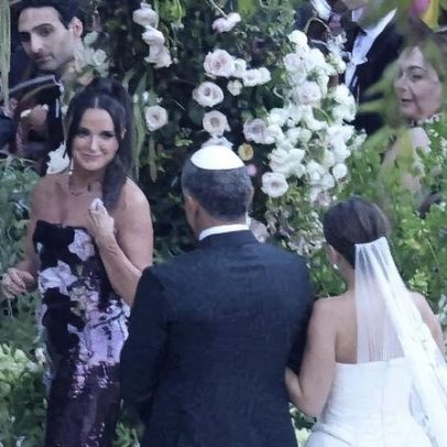 Alexia Richards se casa com Jake Zingerman em cerimônia íntima na Califórnia