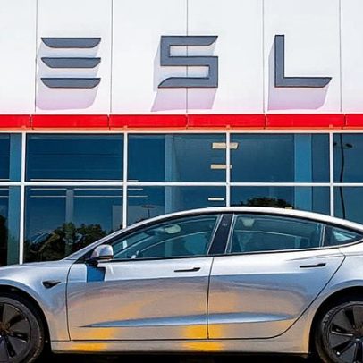 Tesla recebe upgrade da Baird e estabelece metas ambiciosas para produtos