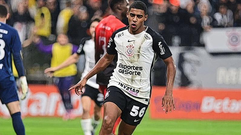 Gui Negão comemora o segundo gol do Corinthians contra o Athletico-PR (Foto: Reprodução)