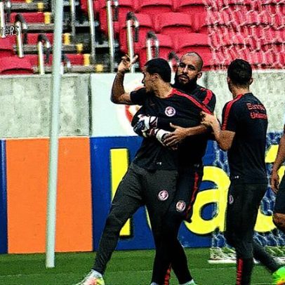 Prisão é decretada para ex-jogadores do Grêmio, Inter e United por dívida de R$ 1 milhão