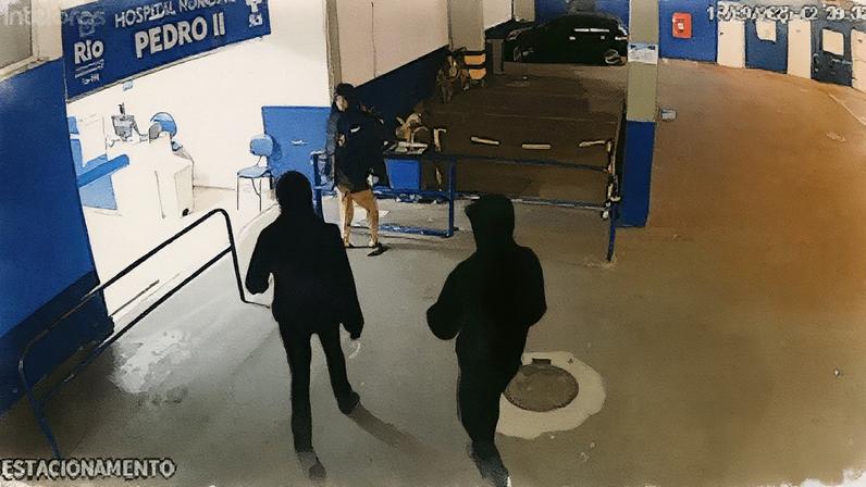 Homens armados e encapuzados invadem o Hospital Pedro II (Foto: Reprodução)