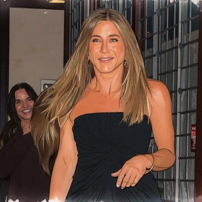 Jennifer Aniston demonstra carinho ao falar sobre o namorado Jim Curtis