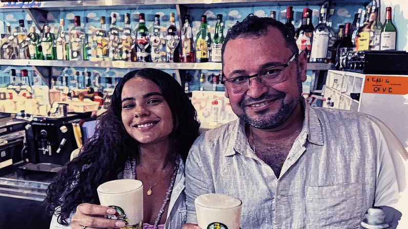 Bella Campos em um bar (Foto: Reprodução)